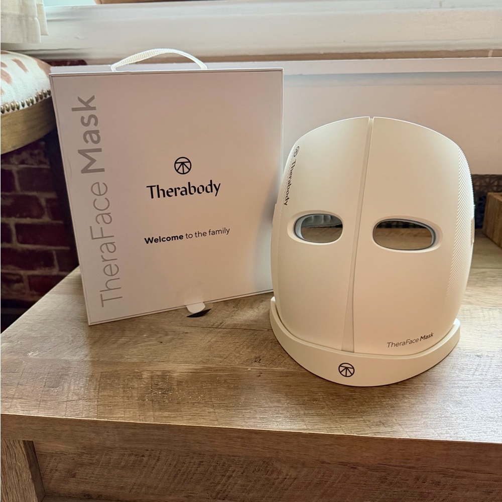 Therabody TheraFace Mask-LED light therapy-red/infrared/blue light-vibration